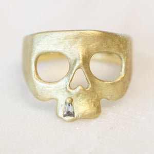 
            
                Load image into Gallery viewer, Snaggletooth Skull Pinky Ring
            
        