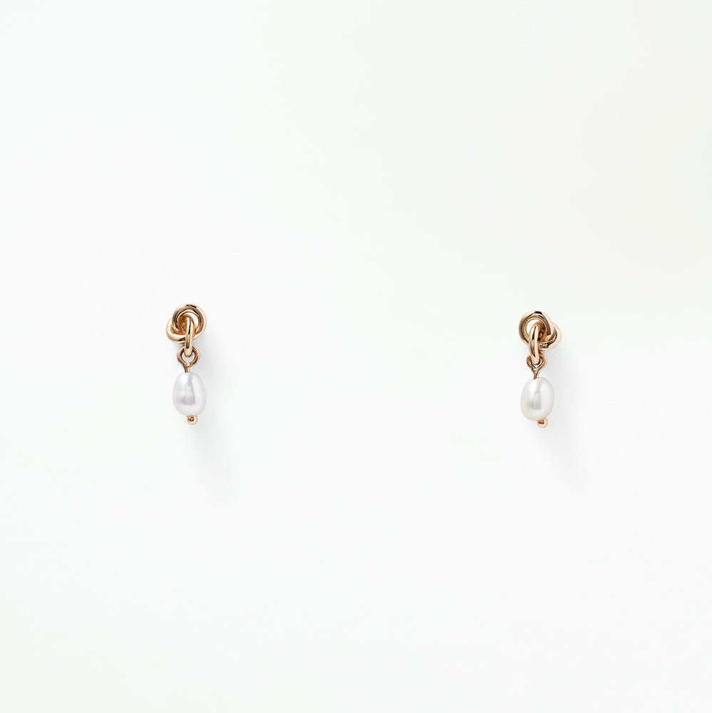 Little Ode Pearl Earrings