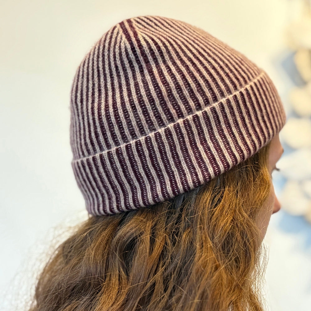 Seafarer Cashmere Beanie - Wine/Cream