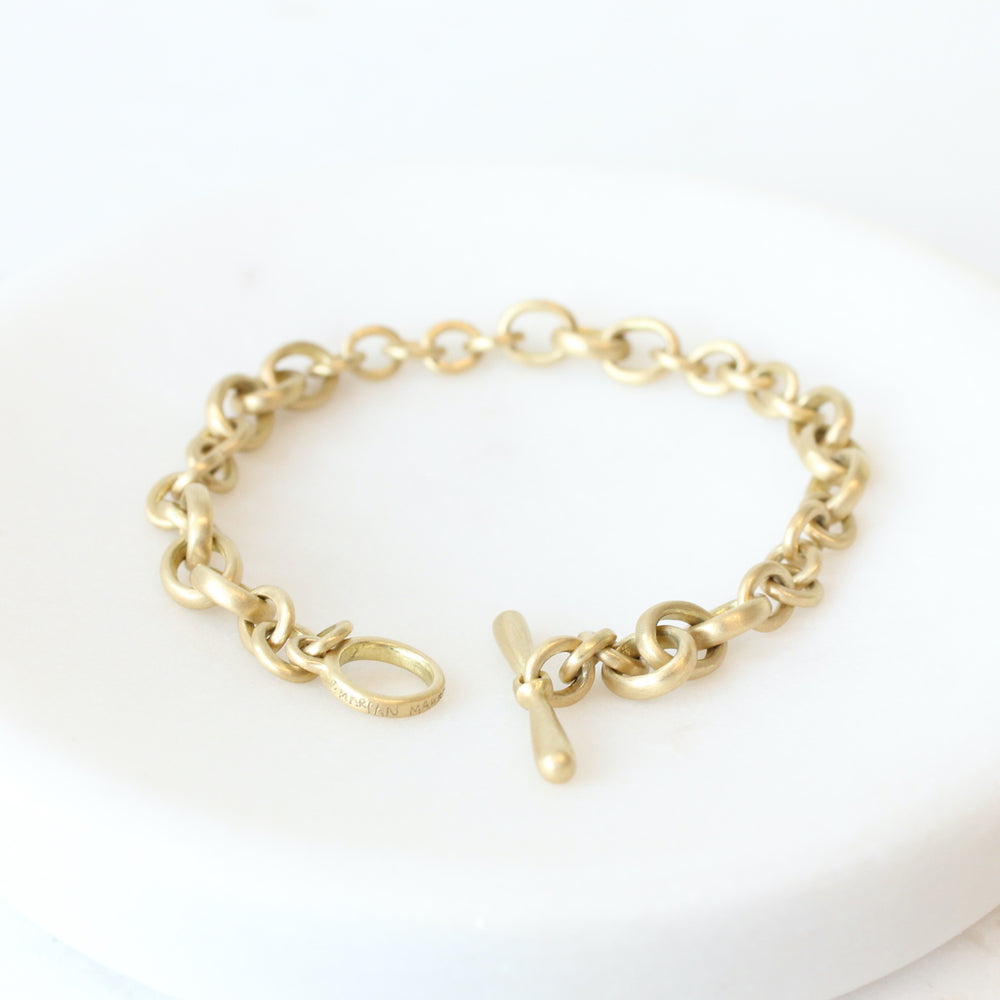
            
                Load image into Gallery viewer, Marian Maurer Small City Link Bracelet in 18K
            
        