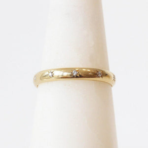 
            
                Load image into Gallery viewer, Tura Sugden 18k yellow gold 3mm Cloak Band with Diamonds
            
        